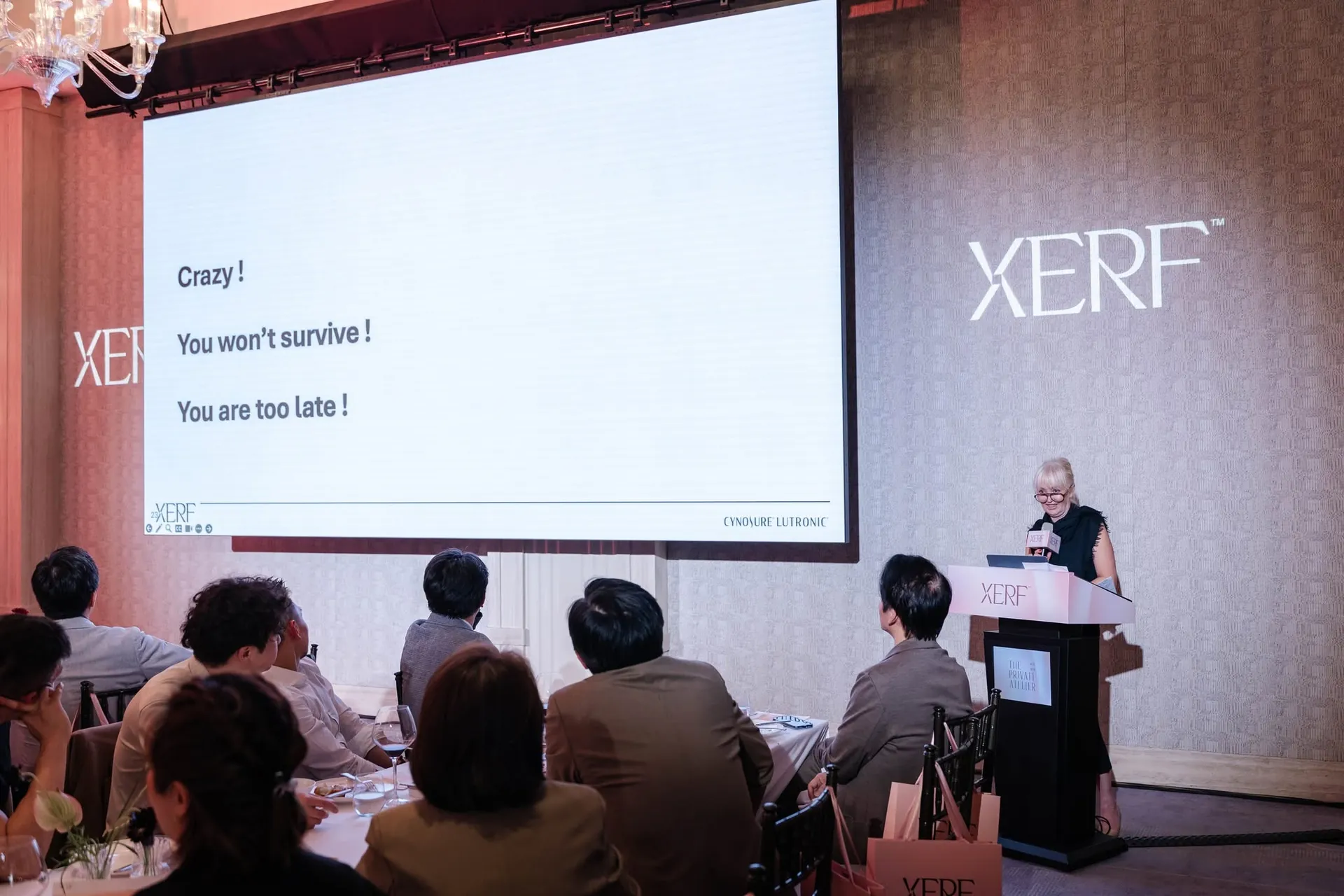 XERF 雙頻單極電波於時光藝境沙龍亮相